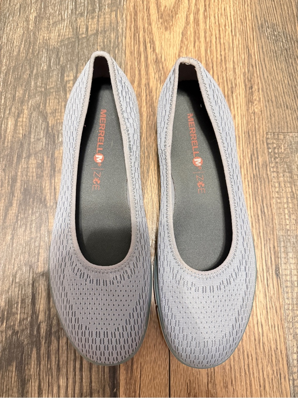 Merrell Women's Light Gray Slip-On Knit Flats US8.5